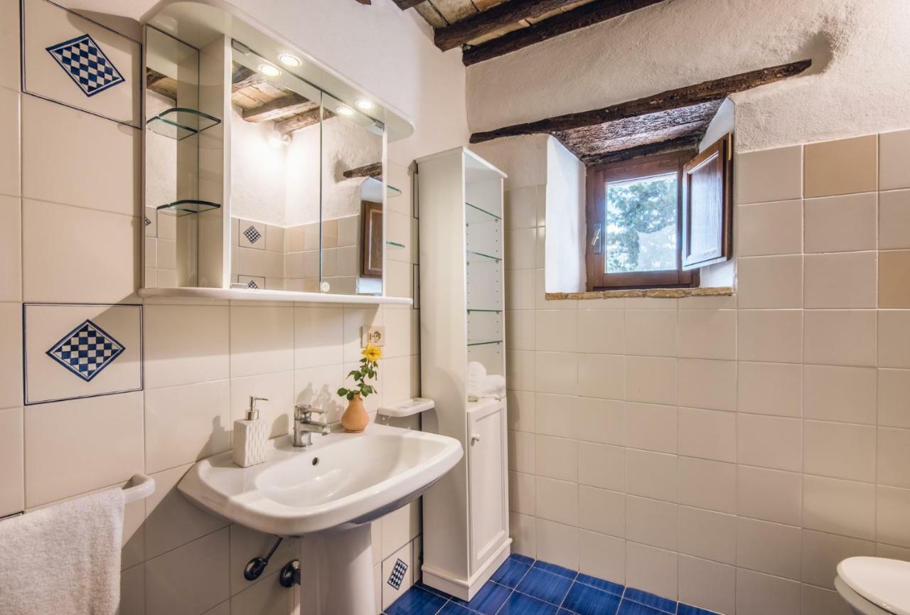 Agriturismo La Ferrozzola Кастелліна-ін-К'янті Екстер'єр фото